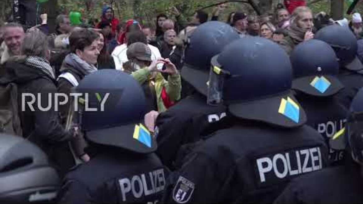 Germany: Police detain protesters at demo against new COVID law in Berlin