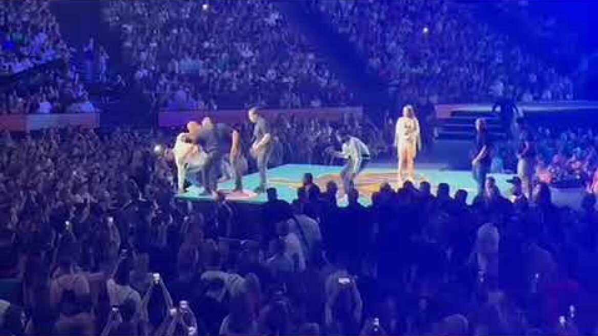 MAD Music Awards - Ξύλο