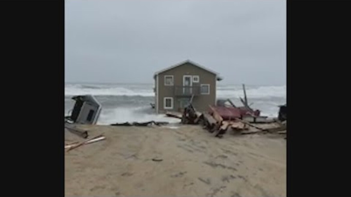 2 Outer Banks houses collapse in 1 day