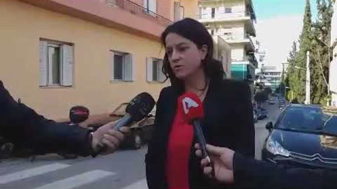 Η υπουργός Παιδείας στο σχολείο του Βύρωνα