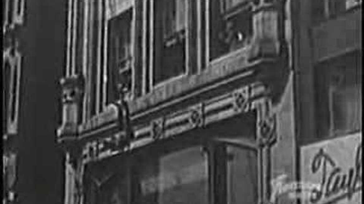 Harry Houdini Famous Escape from Straight Jacket