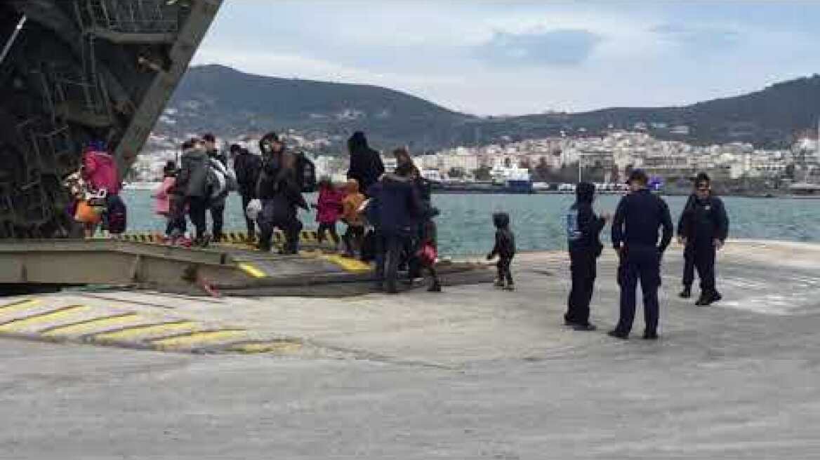 Οι πρώτοι μετανάστες στο αρματαγωγό