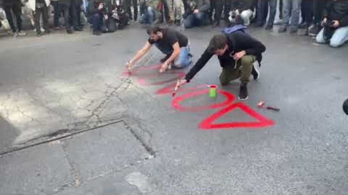 Πορεία στο Σύνταγμα για τη σύγκρουση τρένων στη Λάρισα (5)