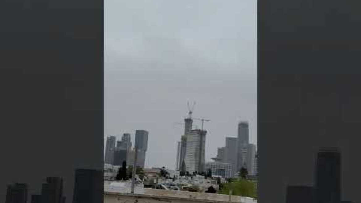 Πενταπλό κύμα πυραυλικών επιθέσεων στο Τελ Αβίβ (5)