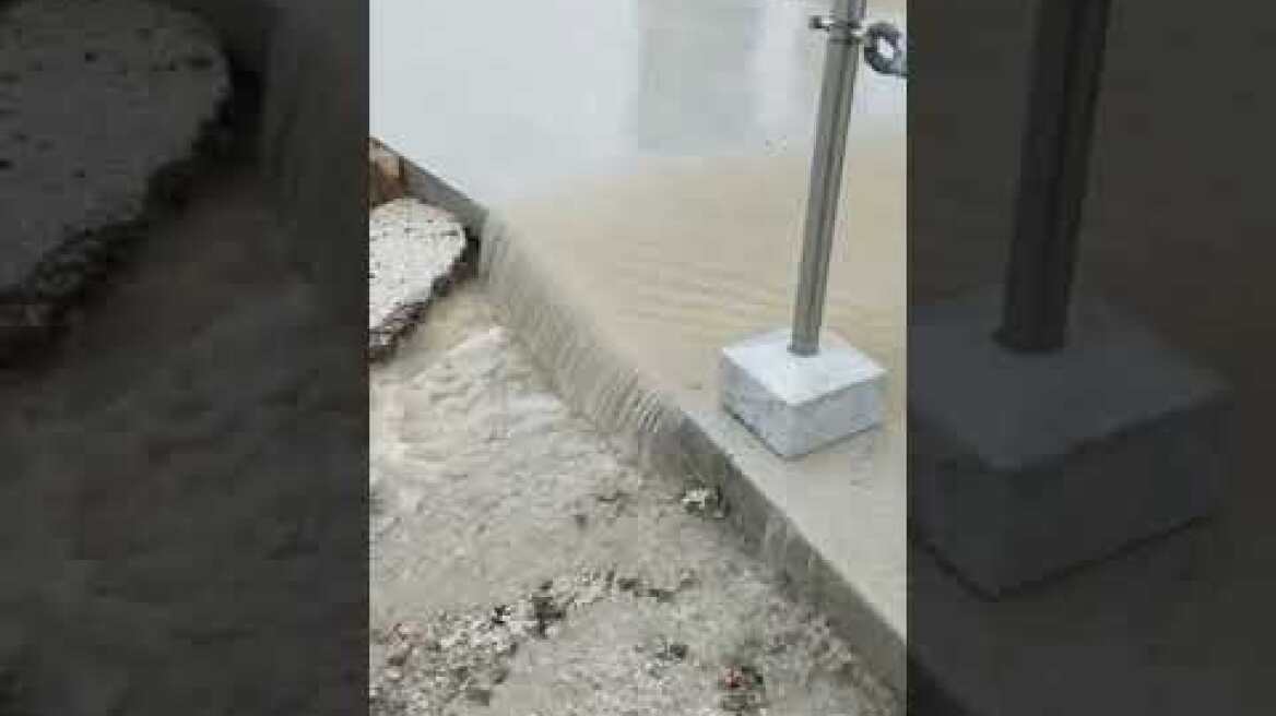 Πλημμύρισε η "τσιμεντωμένη" Ακρόπολη - 1