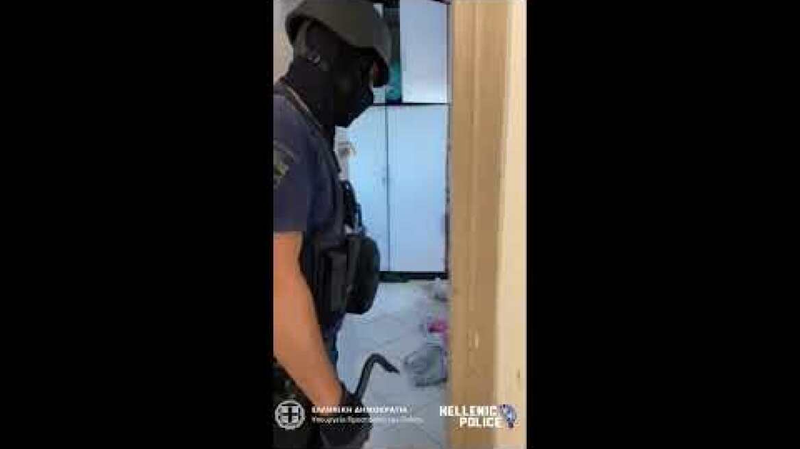 Αποδόμηση δύο εγκληματικών οργανώσεων που προέβαιναν συστηματικά σε κλοπές καταλυτών από αυτοκίνητα