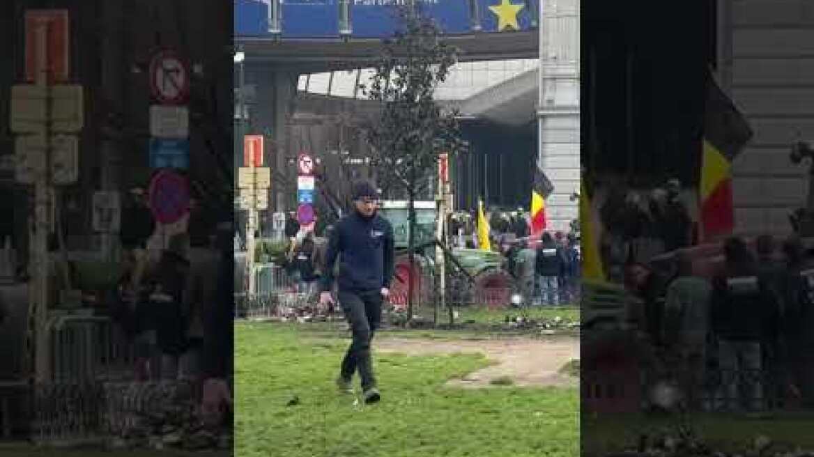 Επεισόδια στα μπλόκα των αγροτών στις Βρυξέλλες (1)