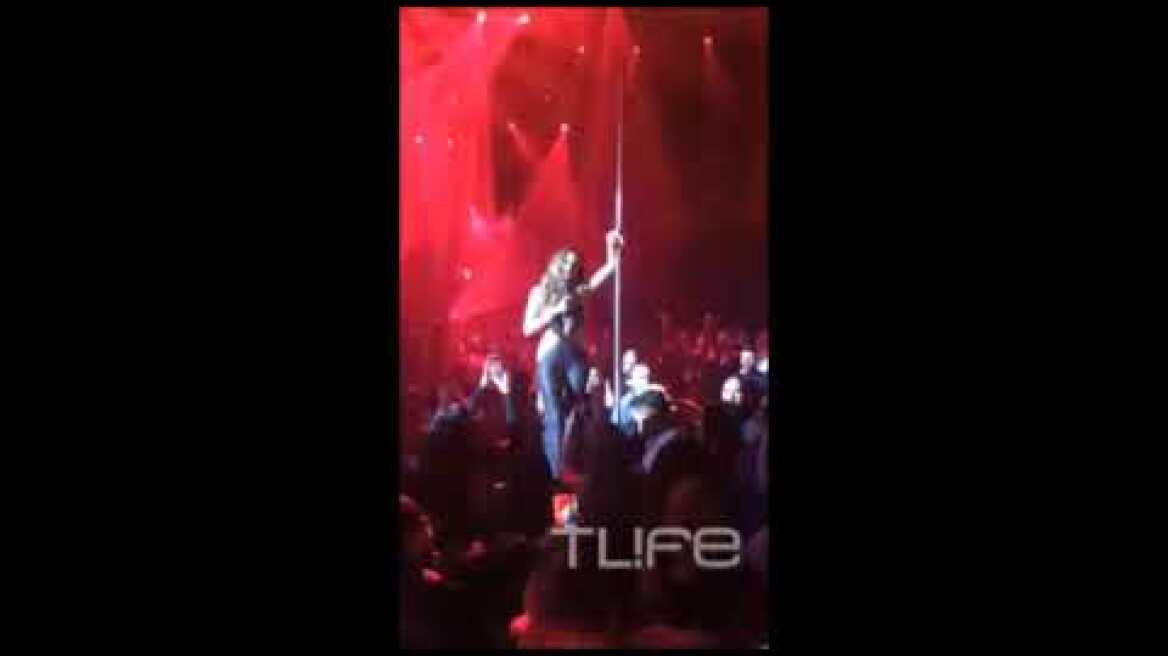 Δέσποινα Βανδή σε Βασίλη Μπισμπίκη: «Και να μην ήμουν ερωτευμένη, απόψε θα σε ερωτεύμουν»