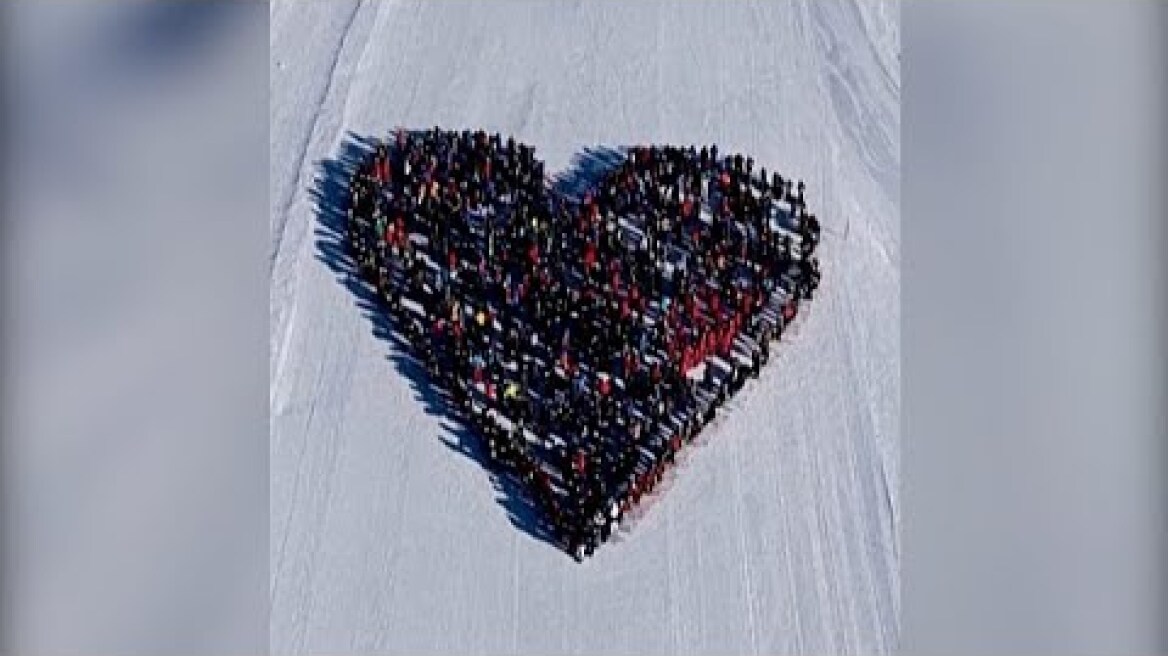Skiers form heart to honour victims of deadly Crans-Montana fire