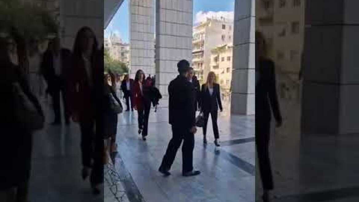 Στο Εφετείο (1)