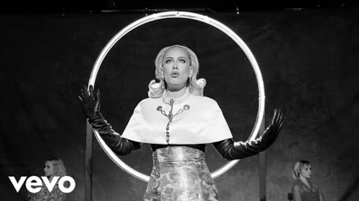 «Oh My God»: Αυτό είναι το νέο τραγούδι της Adele