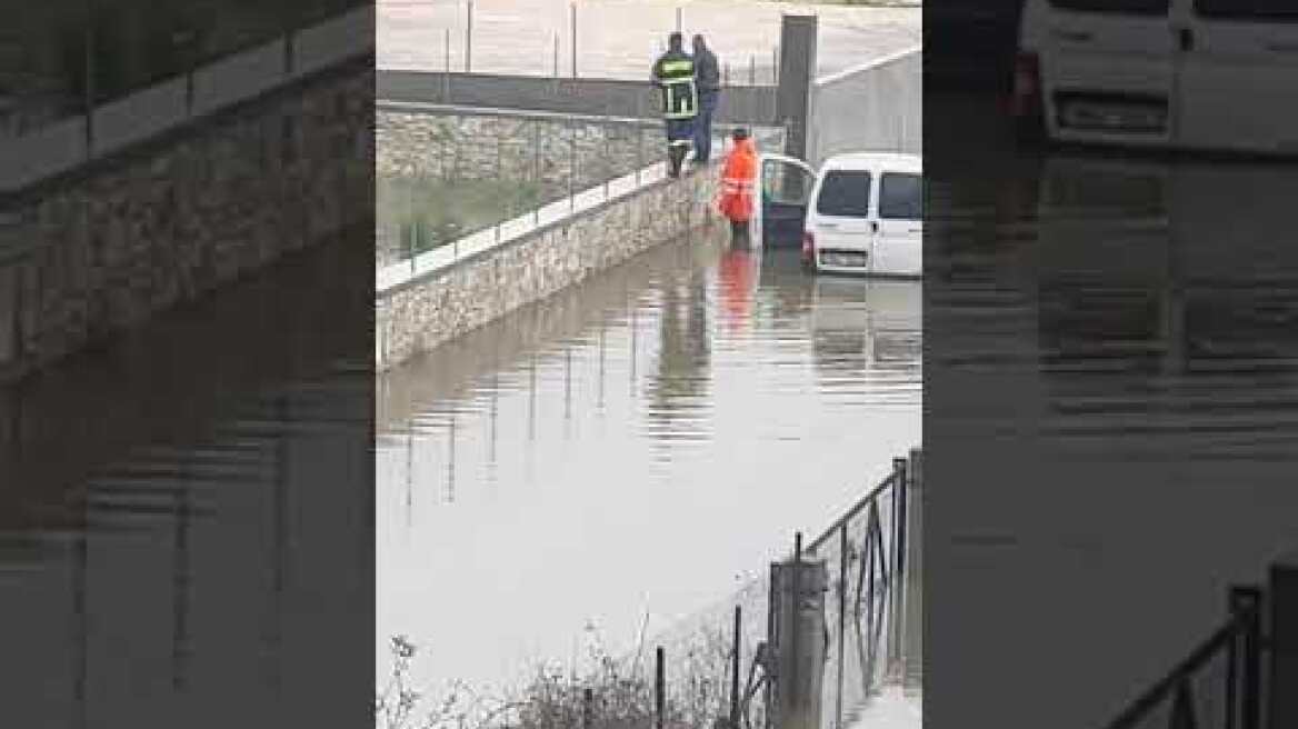 Απεγκλωβισμός οδηγού στην Ηγουμενίτσα