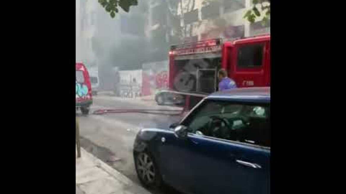 Φωτιά στην οδό Αγησιλάου (3)