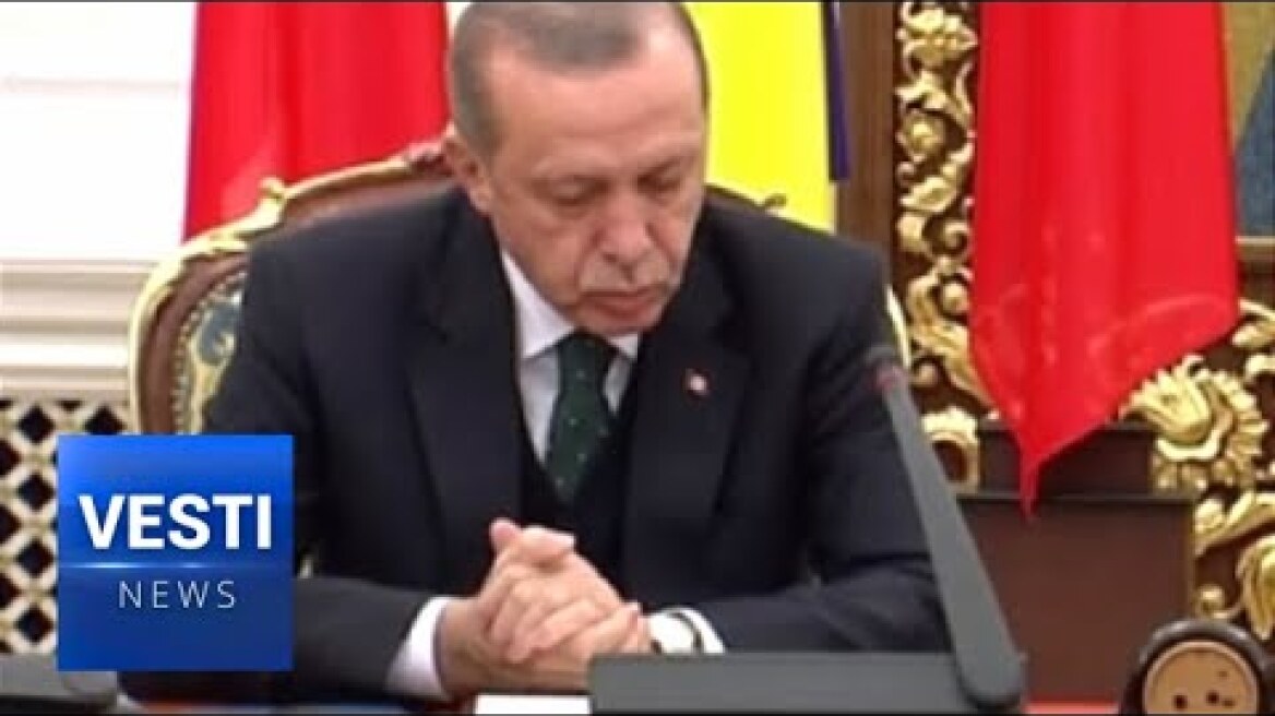 Poroshenko Puts Erdogan To Sleep At Press Conference in Kiev