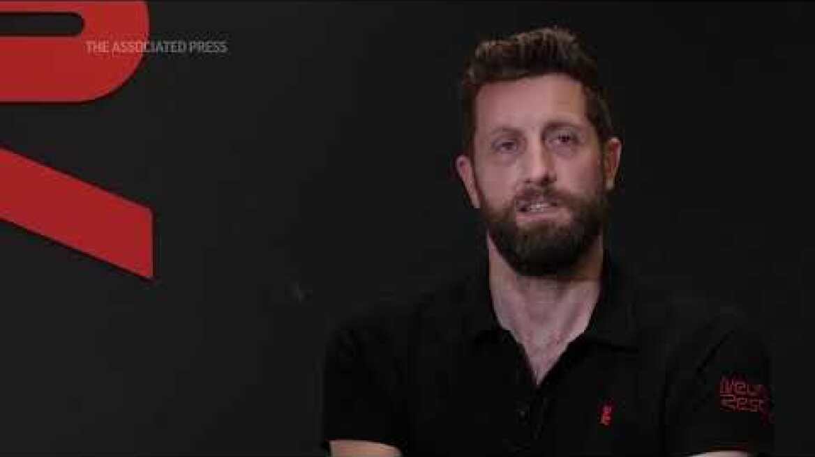 Paralyzed man walks after bluetooth connects his brain and spine