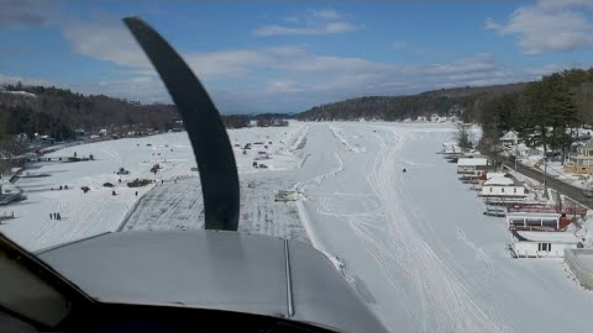 Planes land on frozen lake in US's New Hampshire | AFP