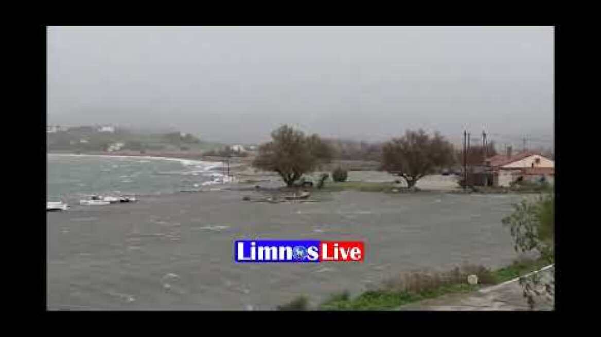ΛΗΜΝΟΣ: Επιχείρηση απεγκλωβισμού στο Διαπόρι, δύο άτομα εγκλωβίστηκαν σε ταβέρνα