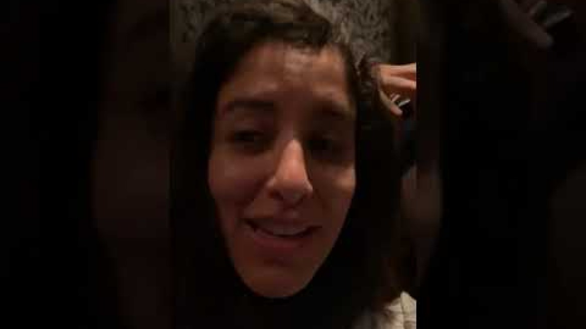 Η Μαρίνα Σάττι κλείστηκε στο ασανσέρ πριν εμφανιστεί σε τηλεοπτική εκπομπή