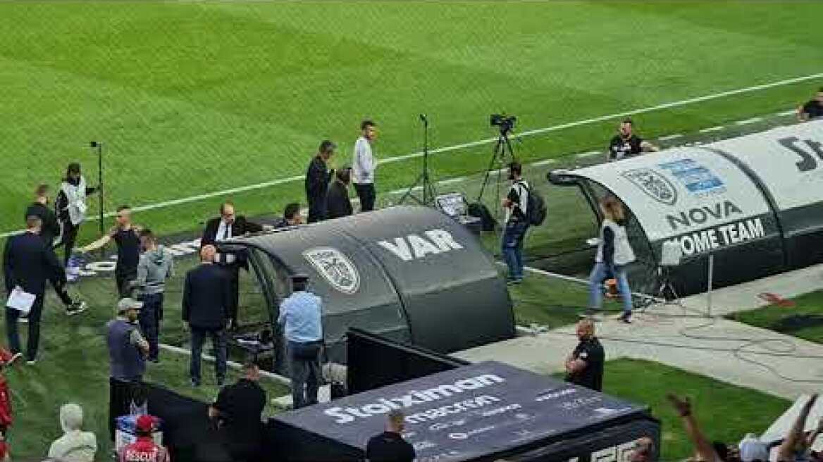 Οι αποδοκιμασίες στον Ράζβαν Λουτσέσκου