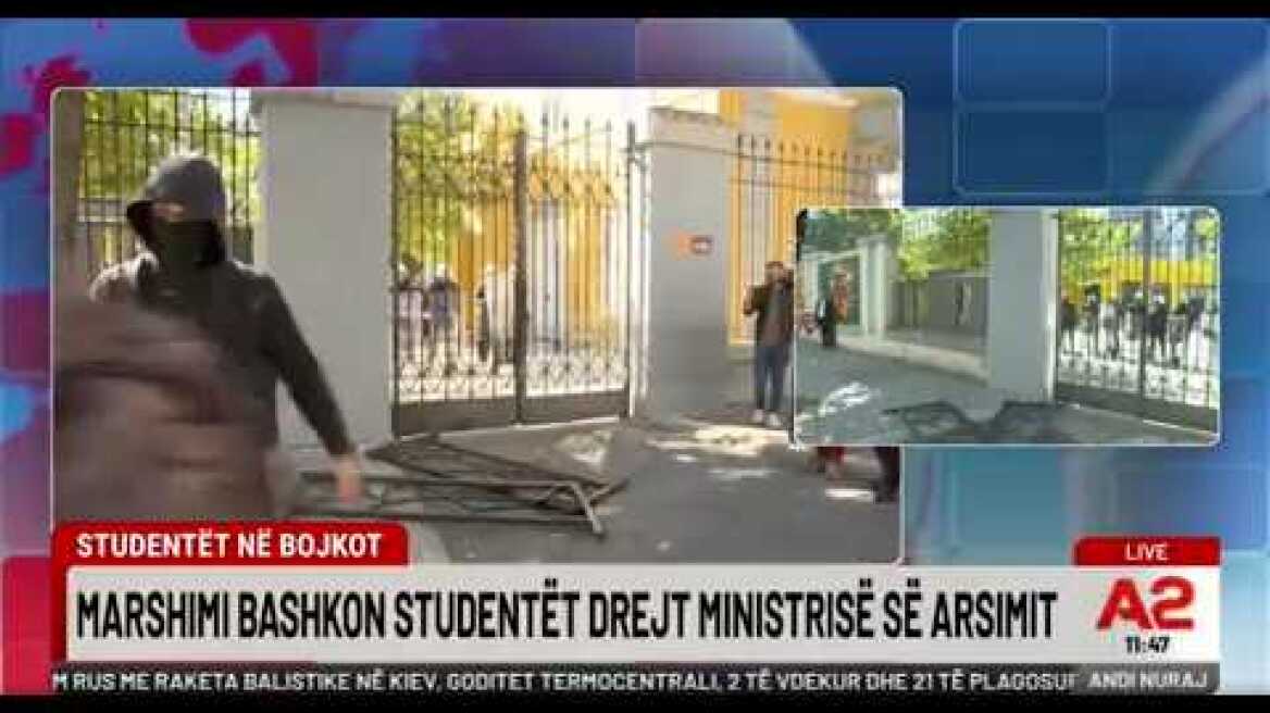 Plas te Ministria e Arsimit, fillon përplasja e madhe në Tiranë
