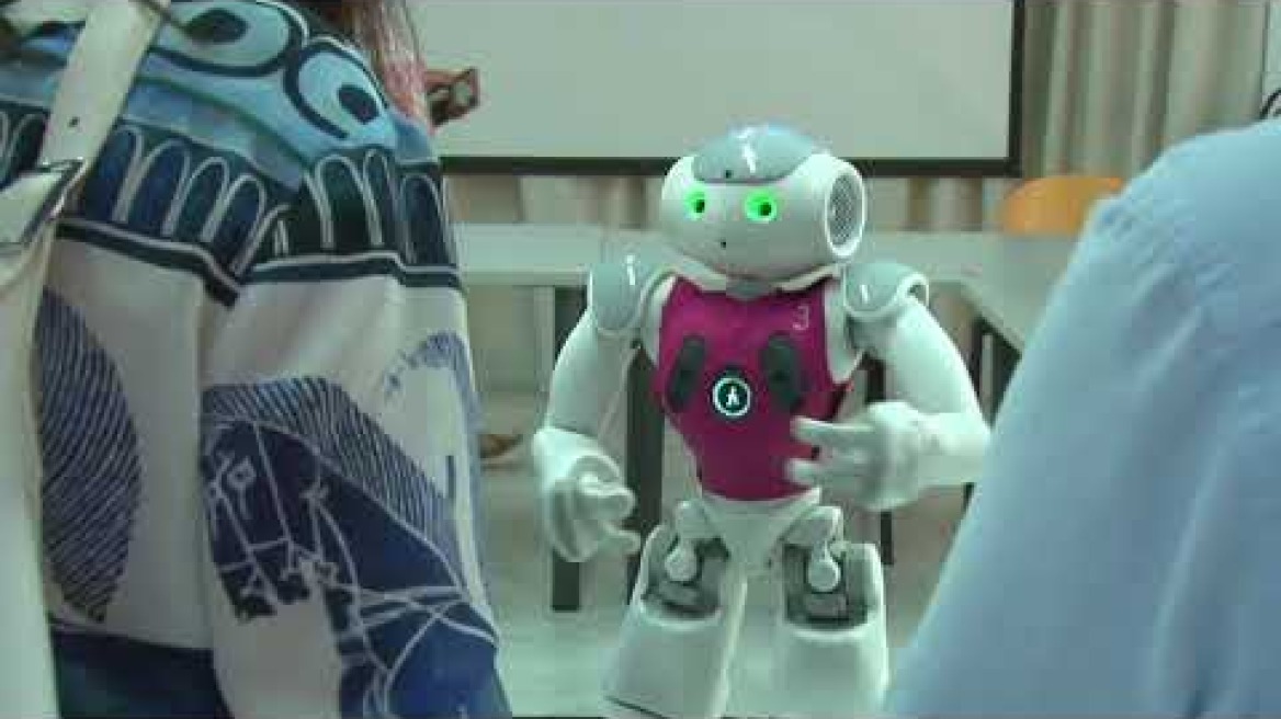 «Ελλάδα 2021»: Eπίσκεψη Γιάννας Αγγελοπούλου στο Πολυτεχνείο Κρήτης και συνάντηση με το ρομπότ Ερμής