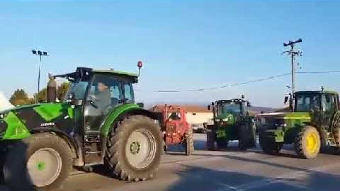 Αποκλεισμός Στεφανοβίκειο στην παλαιά εθνική οδό Λάρισας - Βόλου (2)