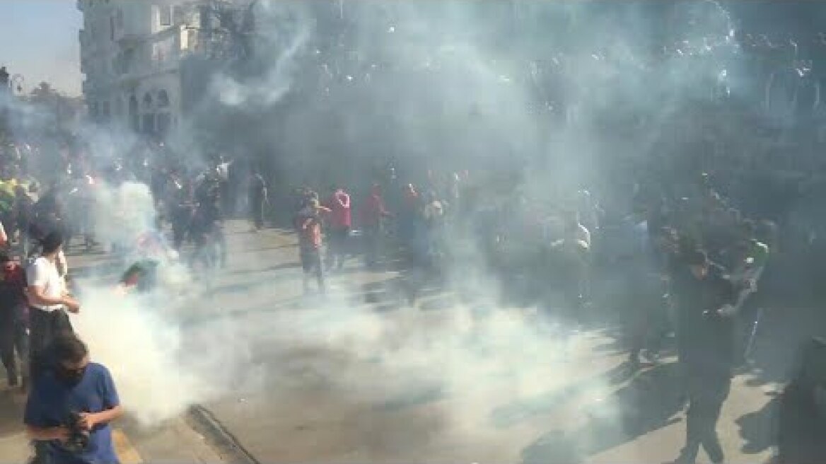 Thousands protest president fifth term bid in Algeria capital (3)