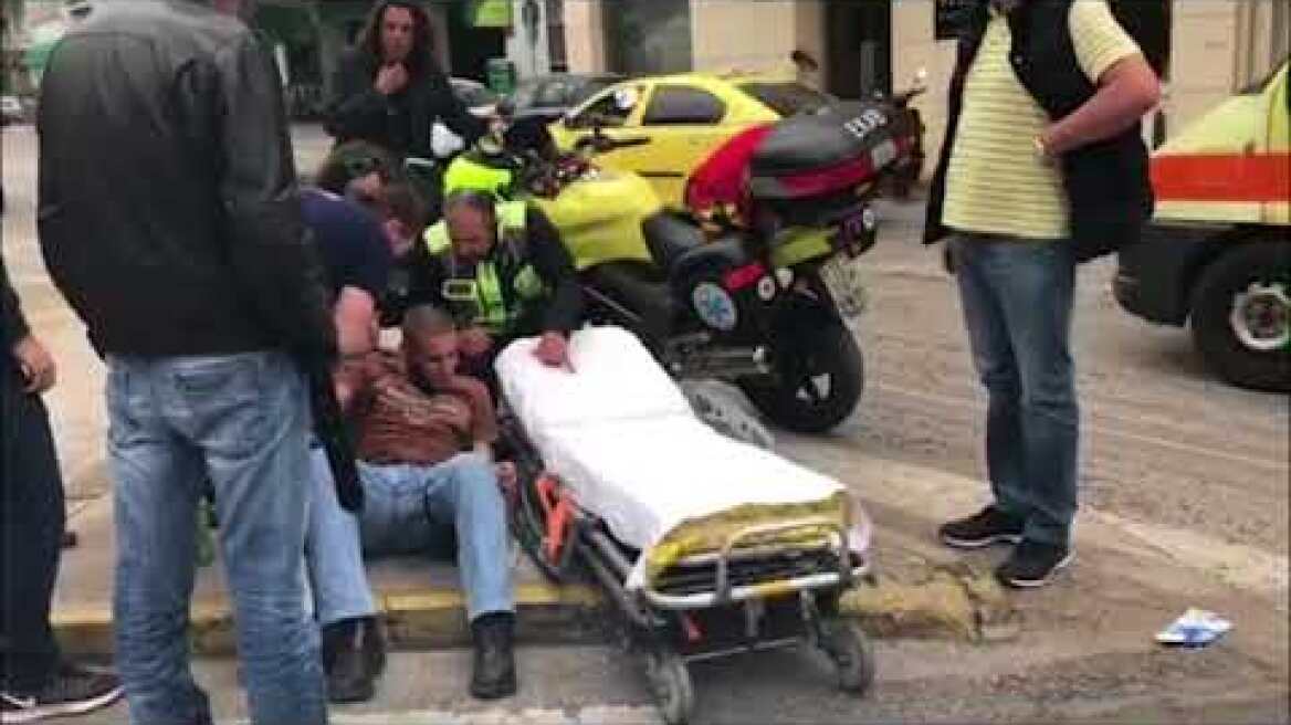 Επεισόδια και τραυματισμοί όταν οι φοιτητές επιχείρησαν να κατεβάσουν το άγαλμα του Τρούμαν