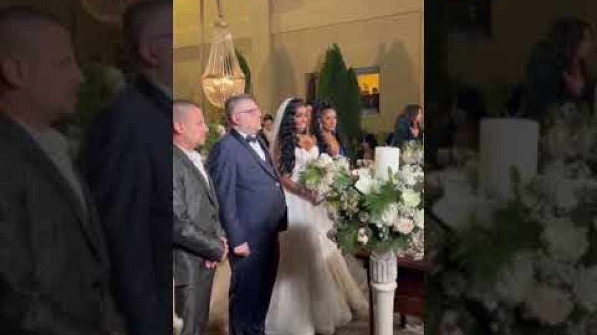 Στιγμιότυπα απο τον γάμο της Ελίζαμπεθ Ελέτσι