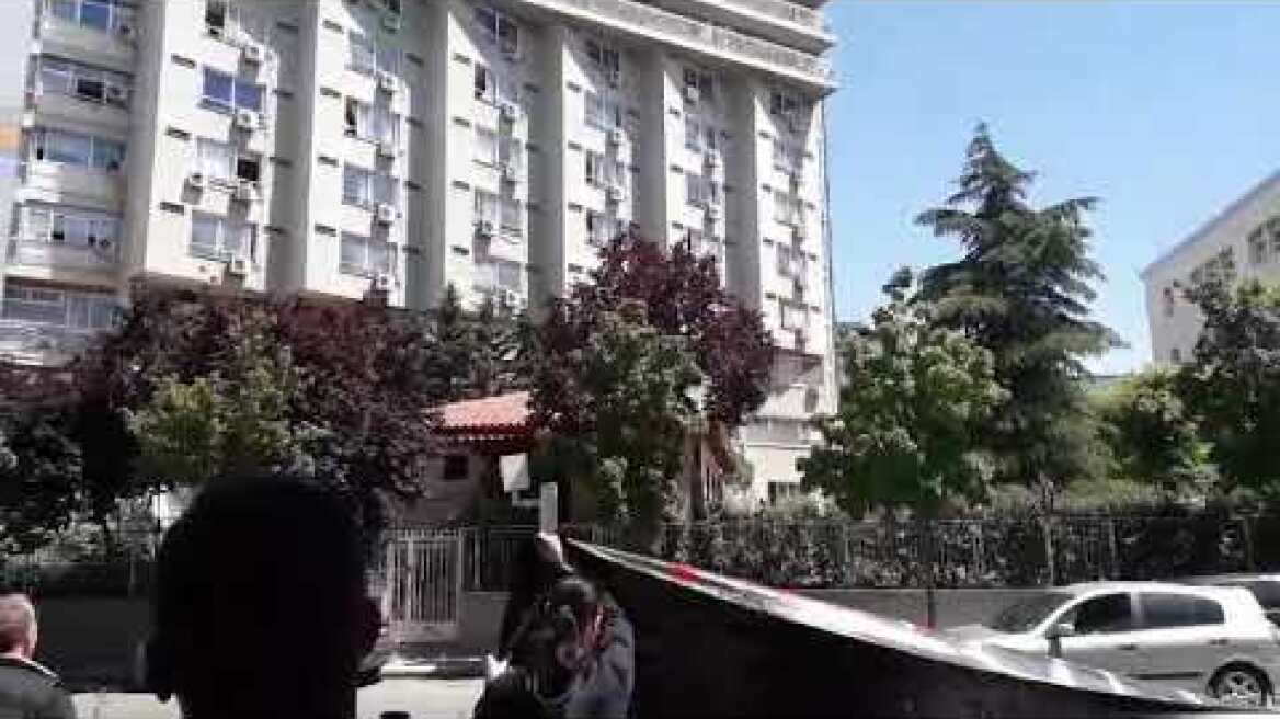 Στήριξη ασθενούς με συνθήματα του ΠΑΟΚ στη Θεσσαλονίκη