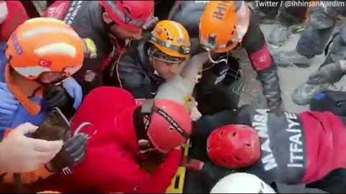 Video: Dramatic moment rescuers pull girl from earthquake rubble