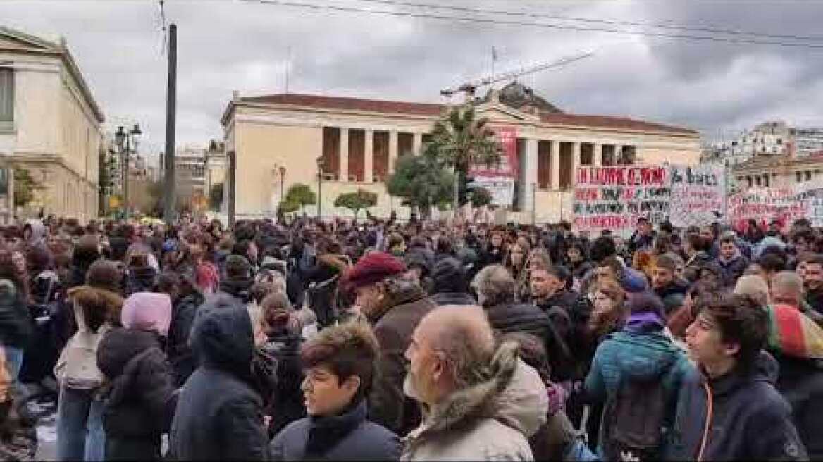 H πορεία των φοιτητών και μαθητών για τα Τέμπη (2)