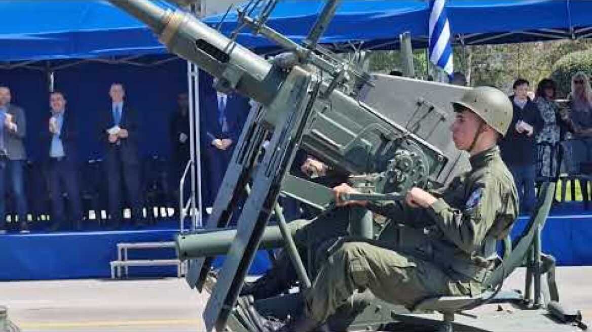 Με στρατιωτικά τμήματα ολοκληρώθηκε η παρέλαση στη Θεσσαλονίκη