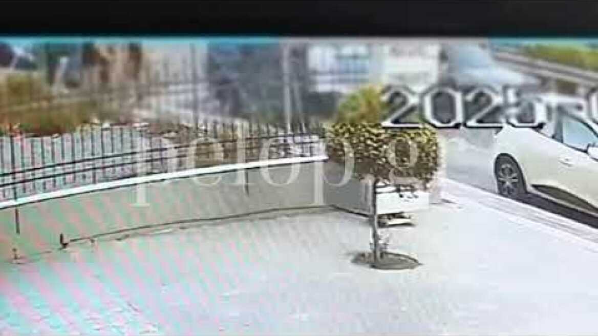 Ο ΞΥΛΟΔΑΡΜΟΣ ΤΟΥ 15ΧΡΟΝΟΥ ΑΠΟ ΤΟΥΣ ΤΡΕΙΣ ΝΕΑΡΟΥΣ ΣΤΗΝ ΕΛΕΥΘΕΡΙΟΥ ΒΕΝΙΖΕΛΟΥ