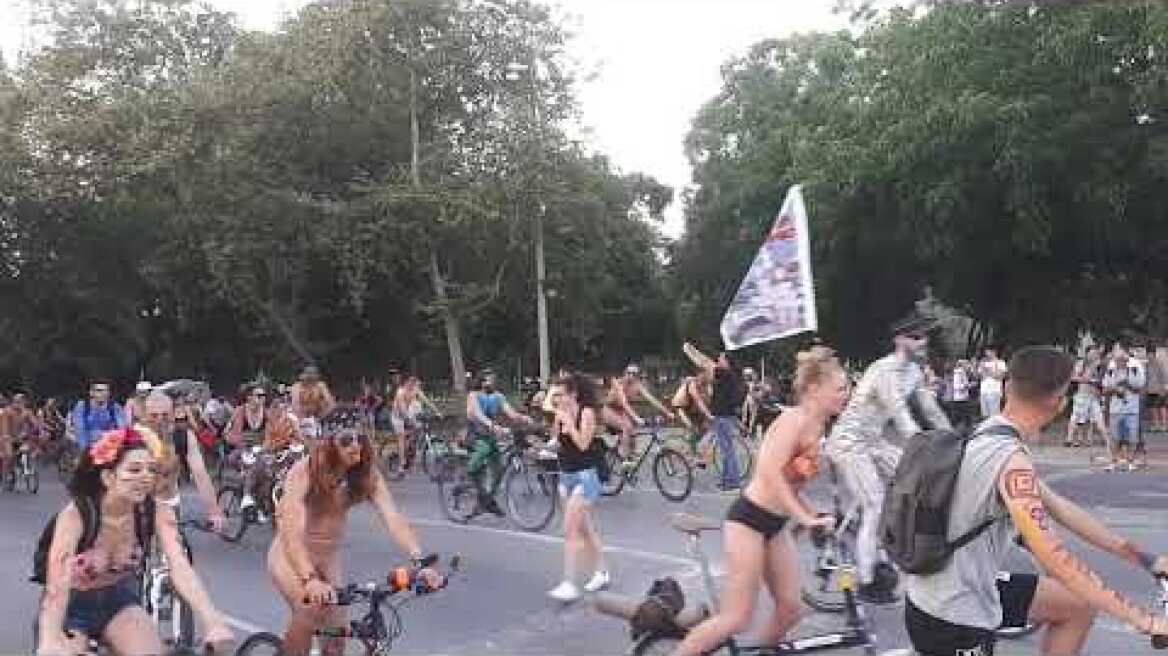 Thestival.gr Γυμνή Ποδηλατοδρομία