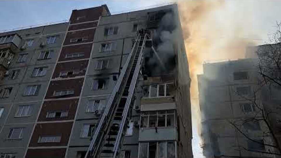 Росіяни влучили у багатоповерхівку в Запоріжжі