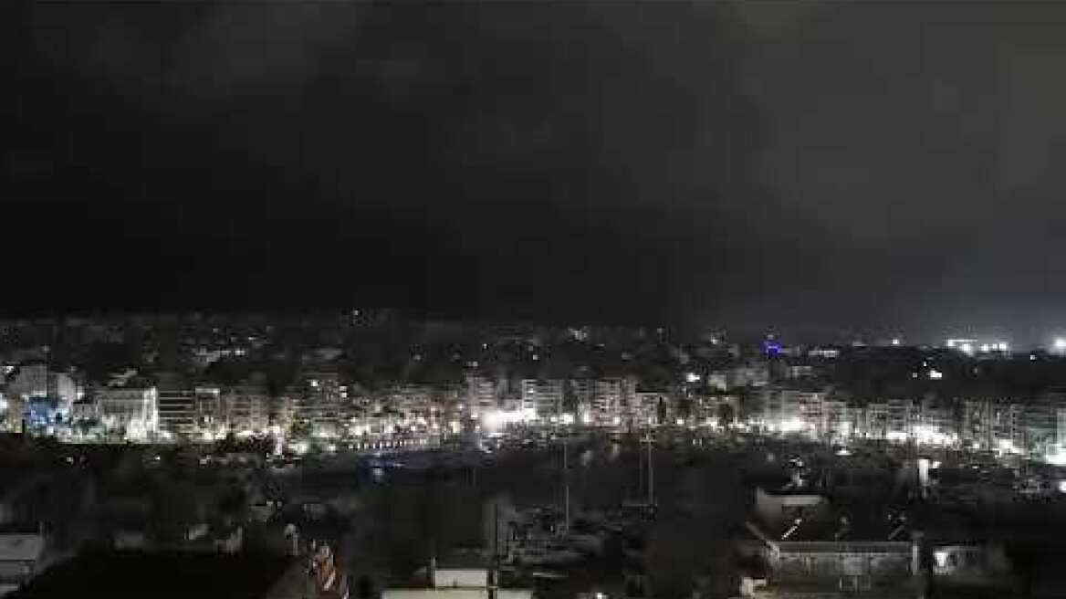 Κακοκαιρία ΕΥΑ : Οι κεραυνοί όπως φαίνονται από την Καστέλλα