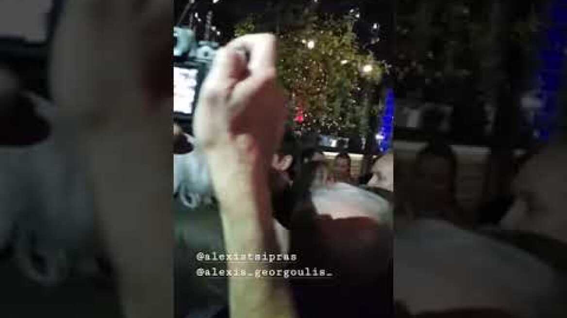 Ο ράπερ Υποχθόνιος εξηγεί στον Τσίπρα τι σημαίνει… «μαμά» 