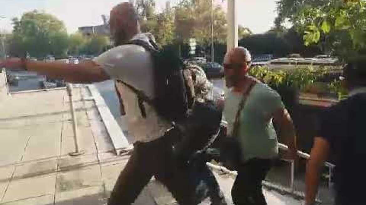 Προσαγωγή υπόπτων για το κύκλωμα στο Λιμάνι της Θεσσαλονίκης - GrTimes.gr