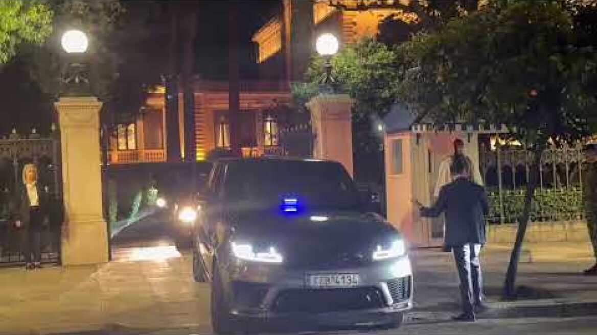 Η αποχώρηση Μακρόν από το Προεδρικό Μέγαρο