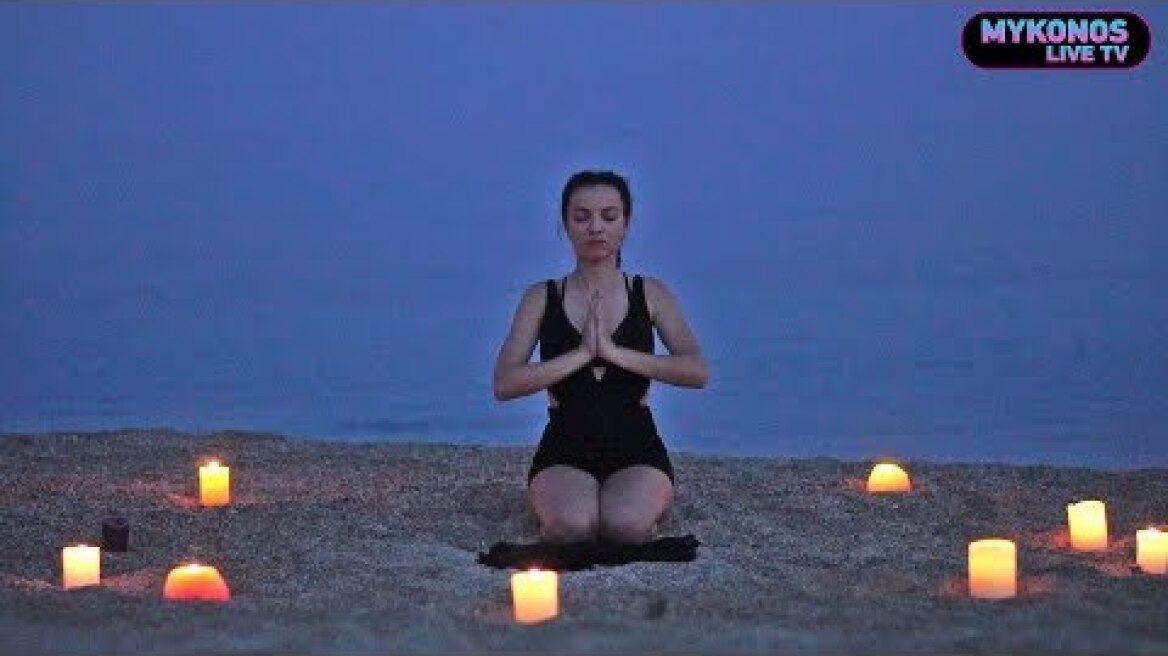 Η ΓΙΟΓΚΑ ΚΑΤΑΚΤΑ ΚΑΙ ΤΗΝ ΜΥΚΟΝΟ