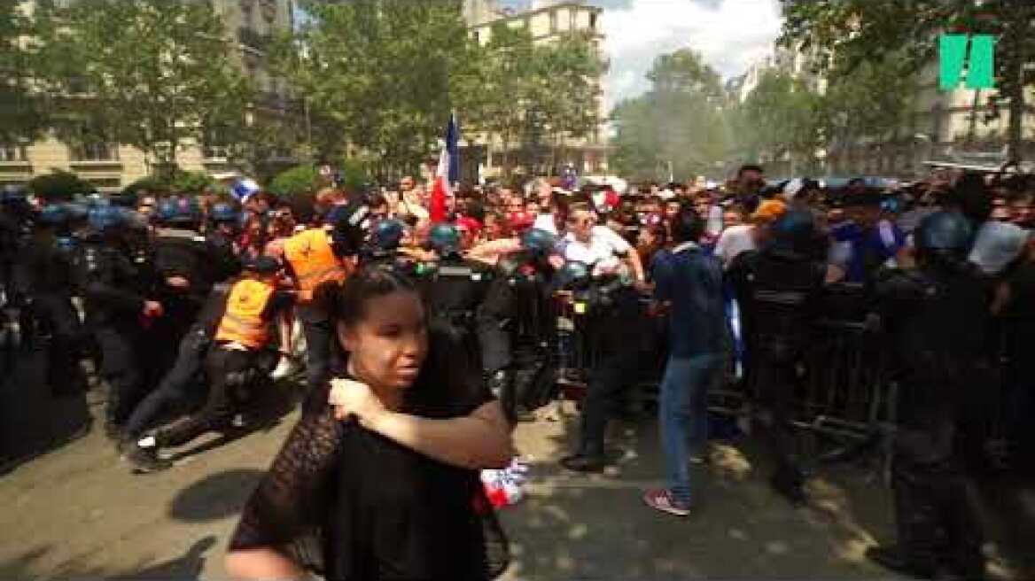 Coupe du monde 2018: les supporters forcent les barrières à l'entrée de la fan zone