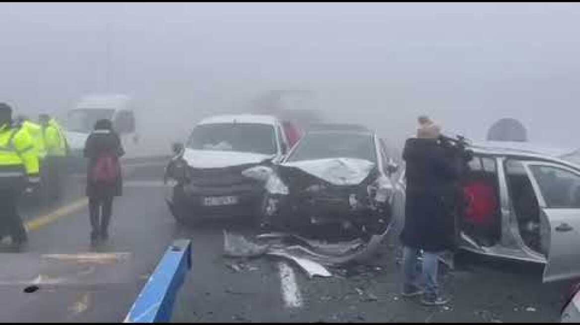 Kαραμπόλα πολλών αυτοκινήτων στην Εγνατία Οδό λόγω ομίχλης