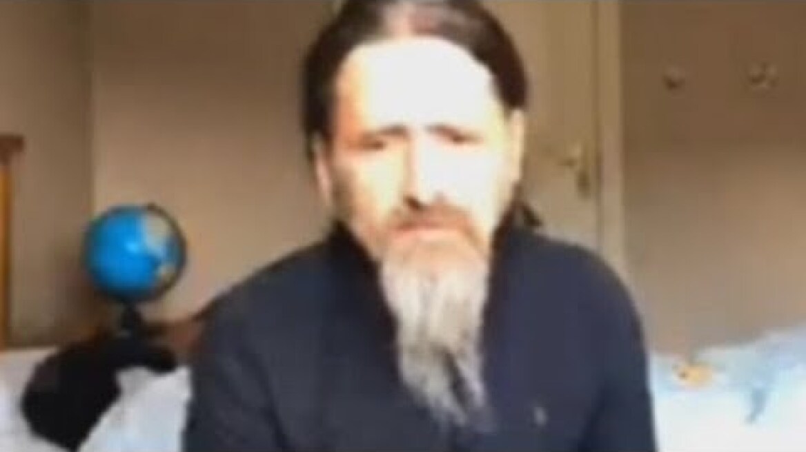 Interviene sin pantalones un eurodiputado en el PE