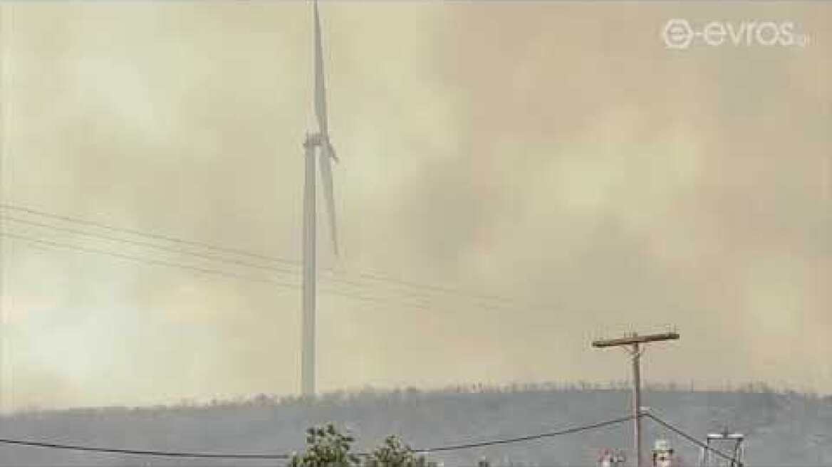 (14:25) Τα πύρινα μέτωπα, όπως φαίνονται στην περιοχή ανάμεσα σε Νίψα και Άβαντα
