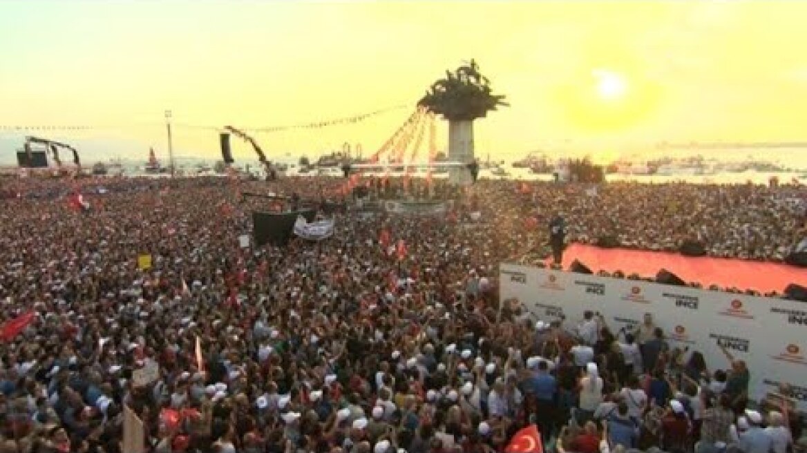 Izmir: Ince holds rally in front of thousands of supporters