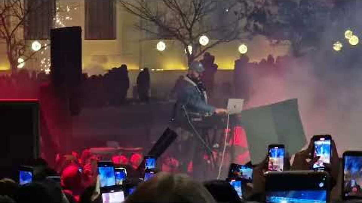 Επικίνδυνα πυροτεχνηματα Κοζανη συναυλία για άναμμα δέντρου 