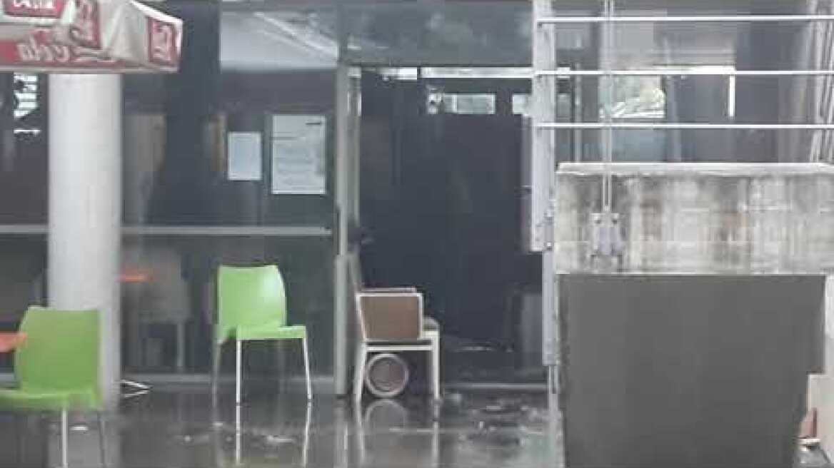 Πλημμύρισε το δημαρχείο Θεσσαλονίκης - Voria.gr