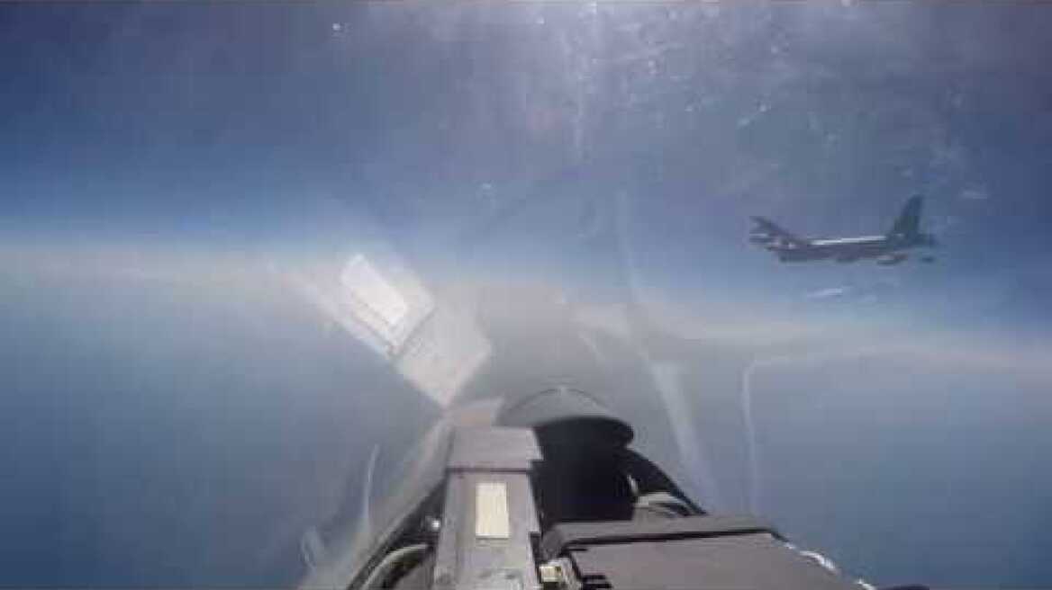 Перехват стратегического бомбардировщика ВВС США В-52Н российским Су-27