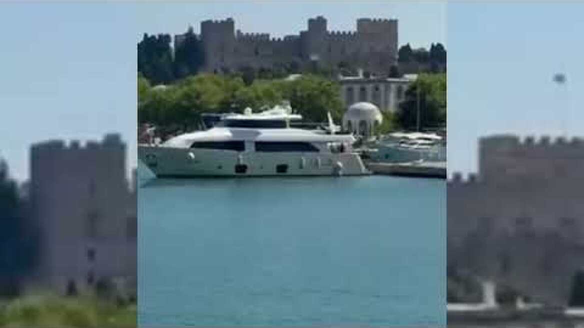 θαλαμηγός προσέκρουσε με δύναμη στο κρηπίδωμα στο Μανδράκι - Παράλιγο τραγωδία στη Ρόδο